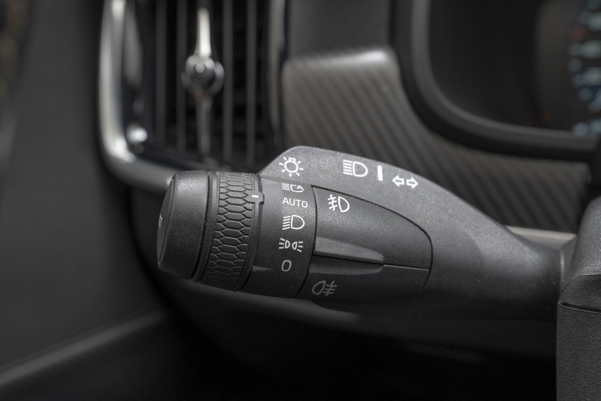 2018 Volvo V90 T8 407 HK R-DESIGN PANORAMA ACC HENGERFESTE KAMERA LED NAVI 
