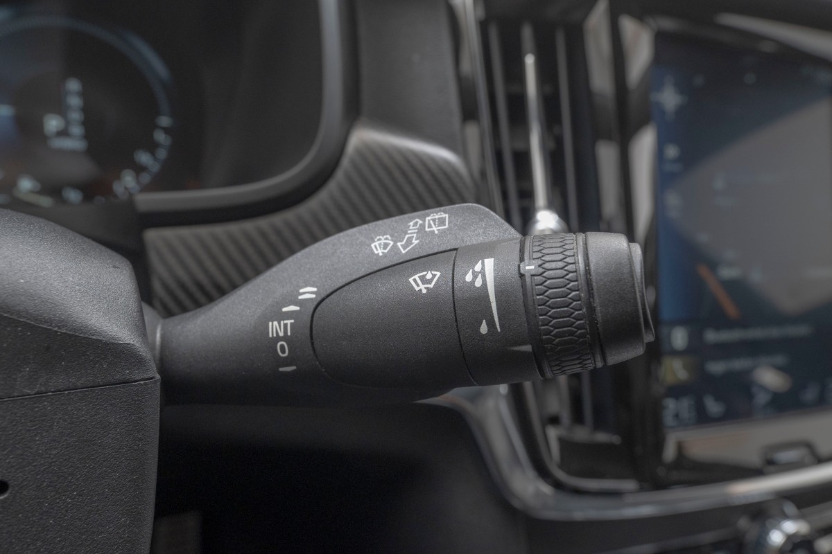 2018 Volvo V90 T8 407 HK R-DESIGN PANORAMA ACC HENGERFESTE KAMERA LED NAVI 