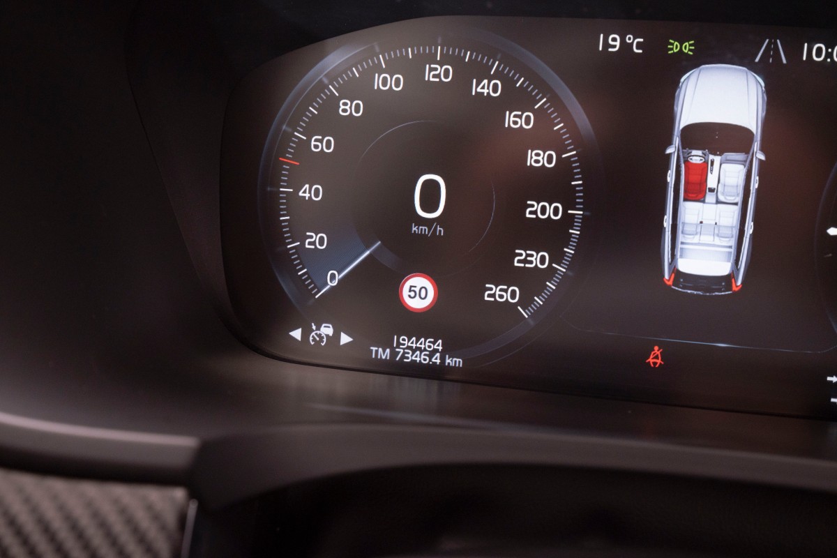 2018 Volvo V90 T8 407 HK R-DESIGN PANORAMA ACC HENGERFESTE KAMERA LED NAVI 