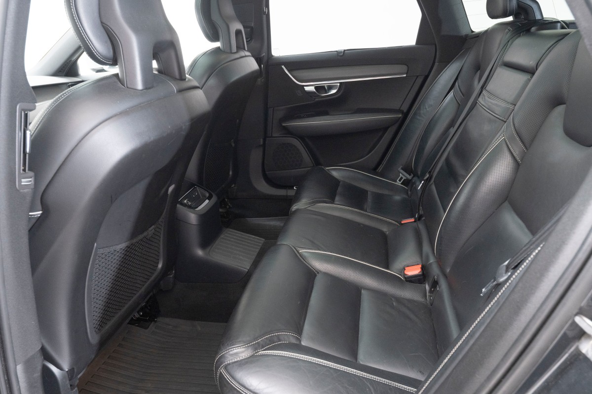 2018 Volvo V90 T8 407 HK R-DESIGN PANORAMA ACC HENGERFESTE KAMERA LED NAVI 