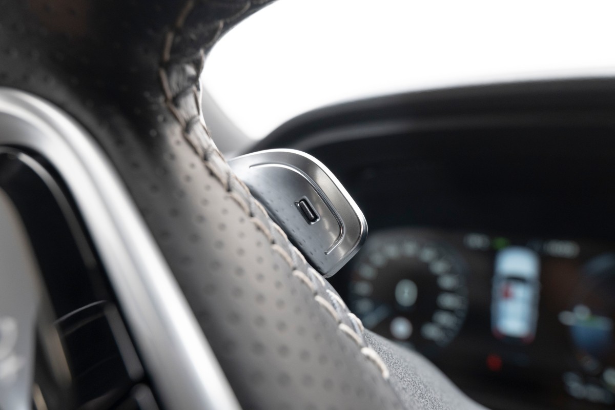 2018 Volvo V90 T8 407 HK R-DESIGN PANORAMA ACC HENGERFESTE KAMERA LED NAVI 