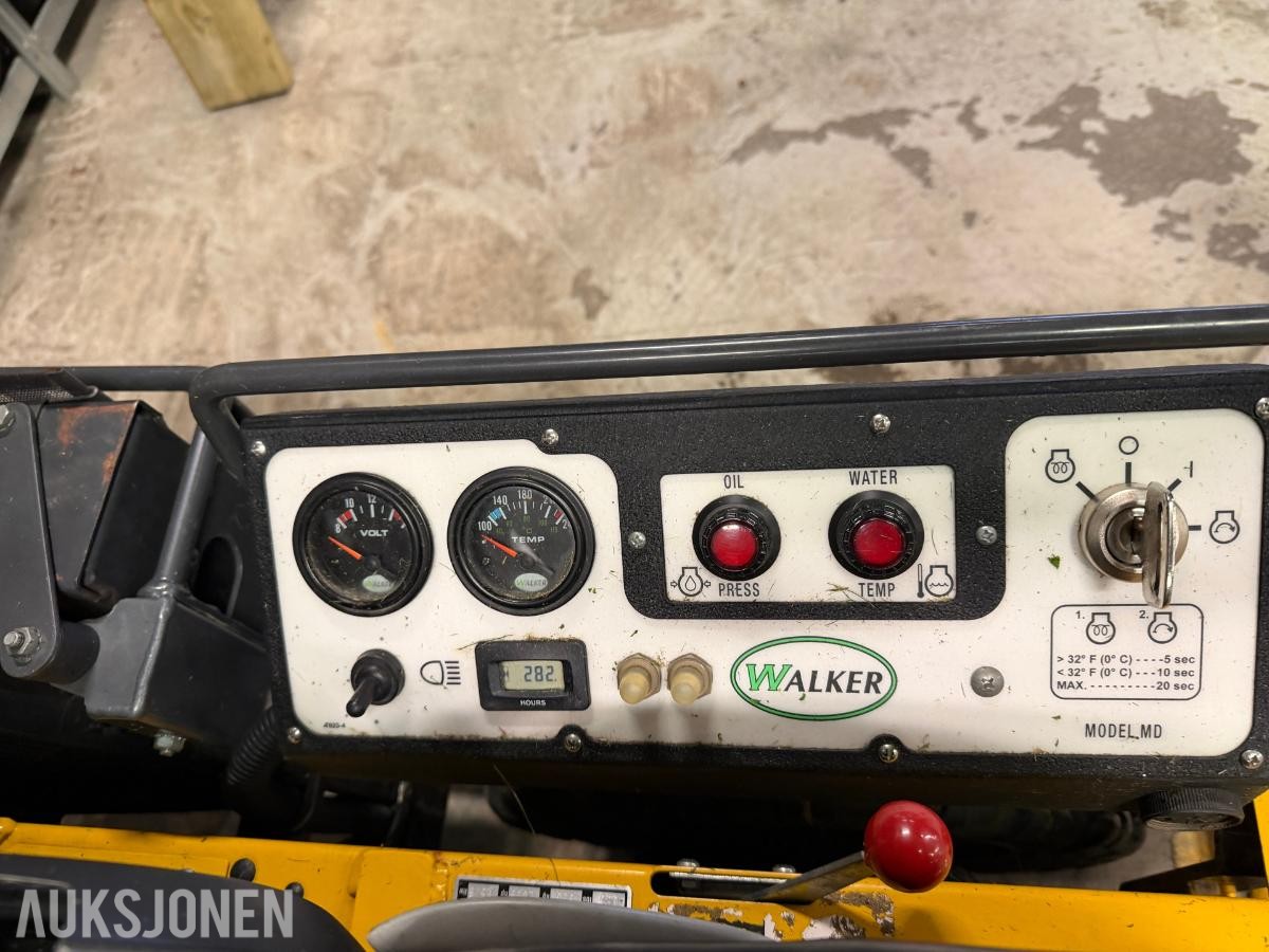 WALKER MD21D PROFESJONELL SITTEGRESSKLIPPER | KUBOTA DIESEL | HYDROSTAT | OPPSAMLER