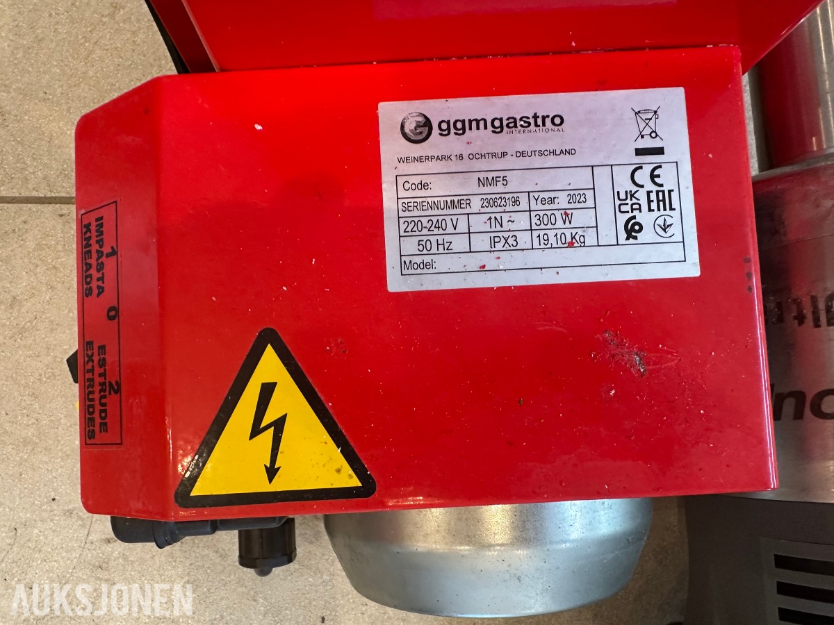 GGMgastro pastamaskin NMF5 med Robot Coupe stavmikser