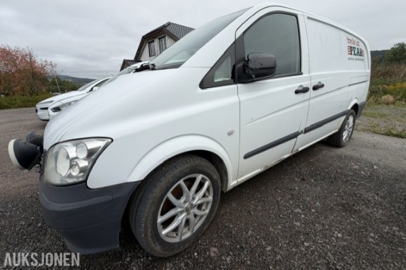 Mercedes-Benz Vito 115 CDI varebil, førstegangsregistrert 31.03.2014. Bilen har gått 224 516 km og er utstyrt med dieselmotor og manuell girkasse.