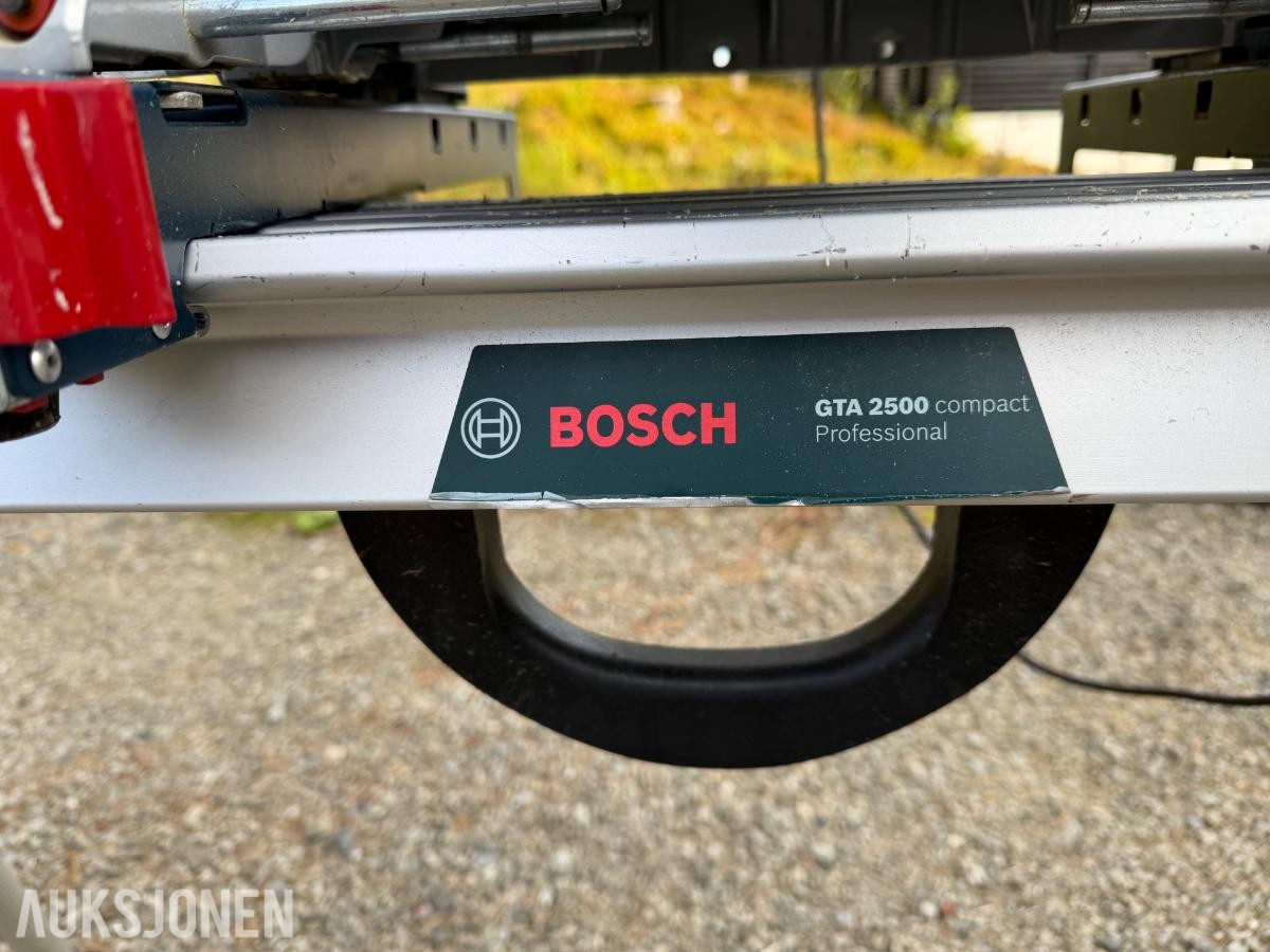Bosch  Gcm 8 Kapp- og gjærsag med stativ