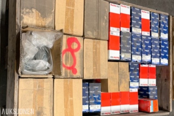 PARTI MED CA. 50–60 000 STK GIPSSKRUER – 32 MM OG 35 MM