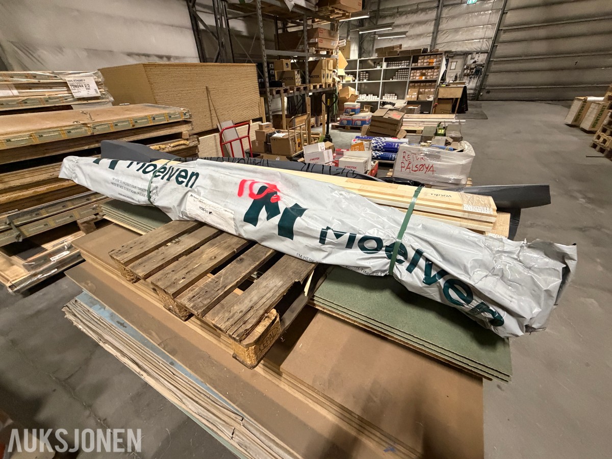 1 PAKKE FORINGER TIL VINDUER – CA. 12,5 CM BREDDE – HVIT