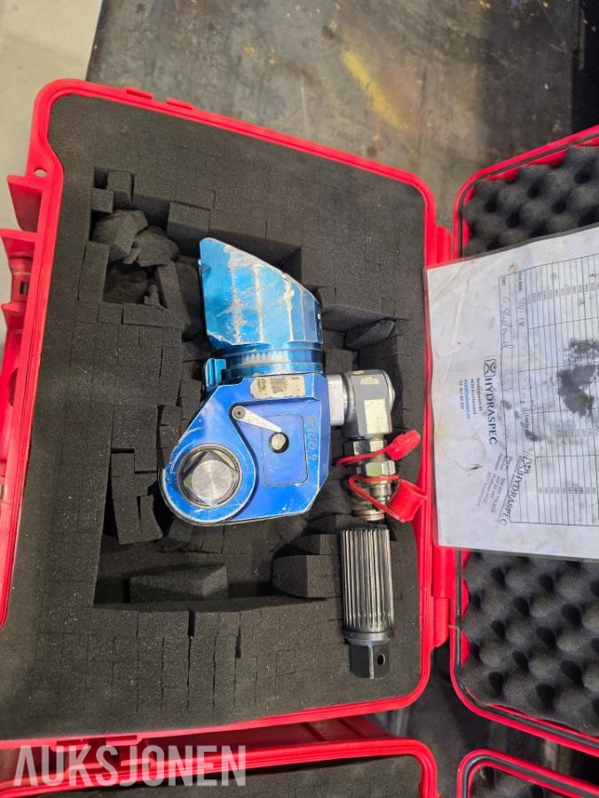 Diverse hydrauliske muttertrekkere,aggrgat,slanger,deler