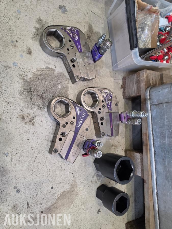 Diverse hydrauliske muttertrekkere,aggrgat,slanger,deler