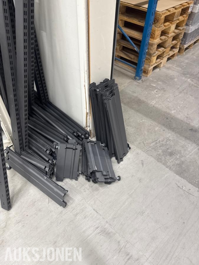 Komplett Wanzl butikkinnredning / hyllesystem – over 4 500 deler