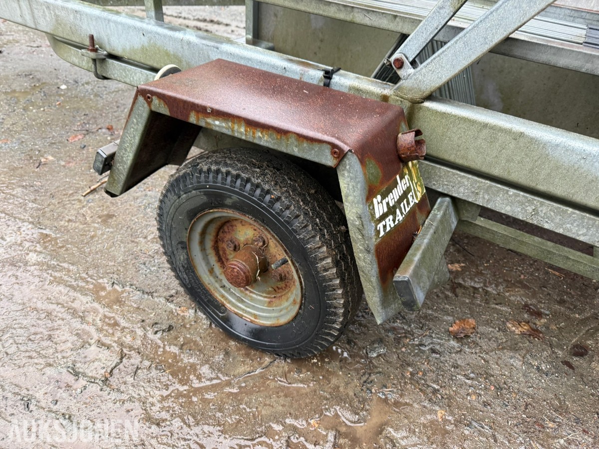 Brenderup skilthenger - varslingshenger – hev-/senkbar skiltplate