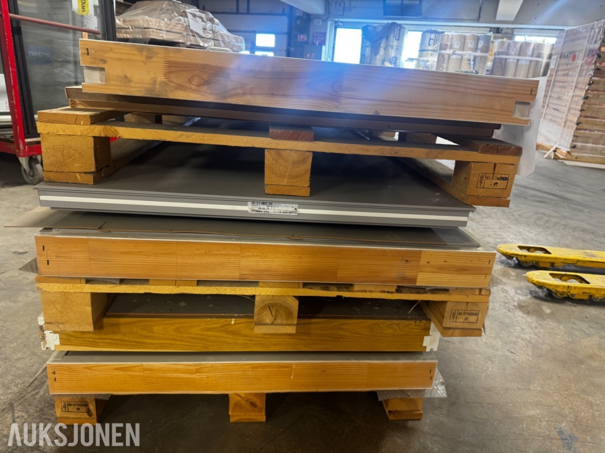 5 stk Innerdører, 4 med karm 990x2090 mm
