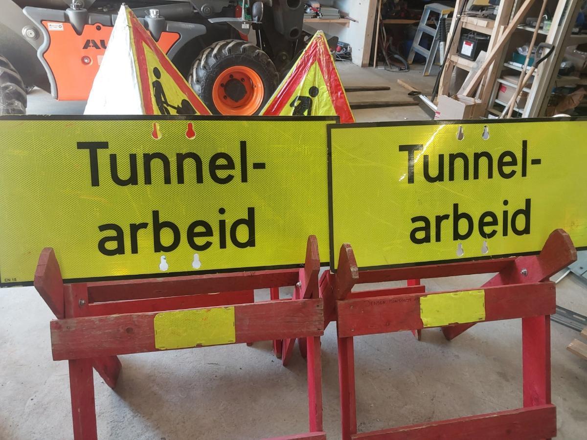 Skilt. Arbeidsvarslings skilt. Assortert