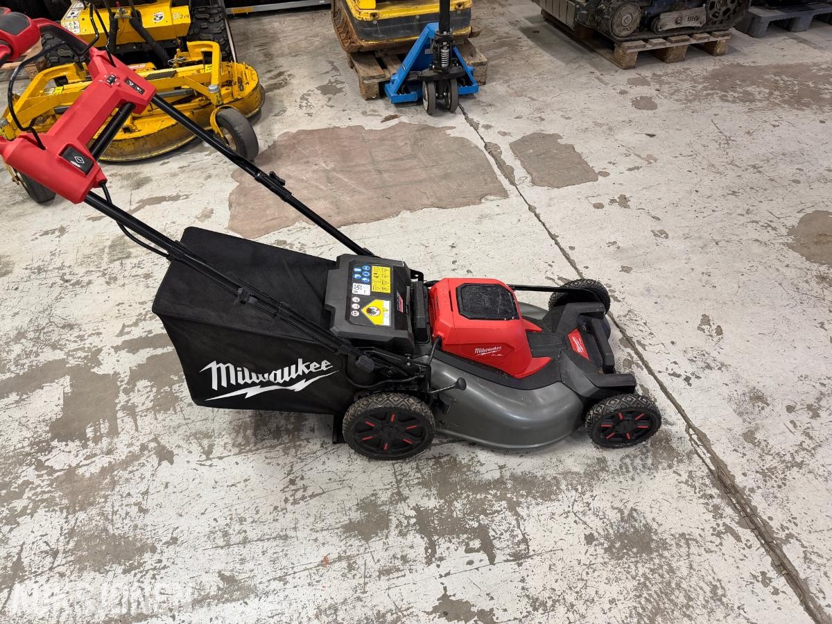 2024 Milwaukee M18 F2LM53 el. gressklipper m/oppsamler