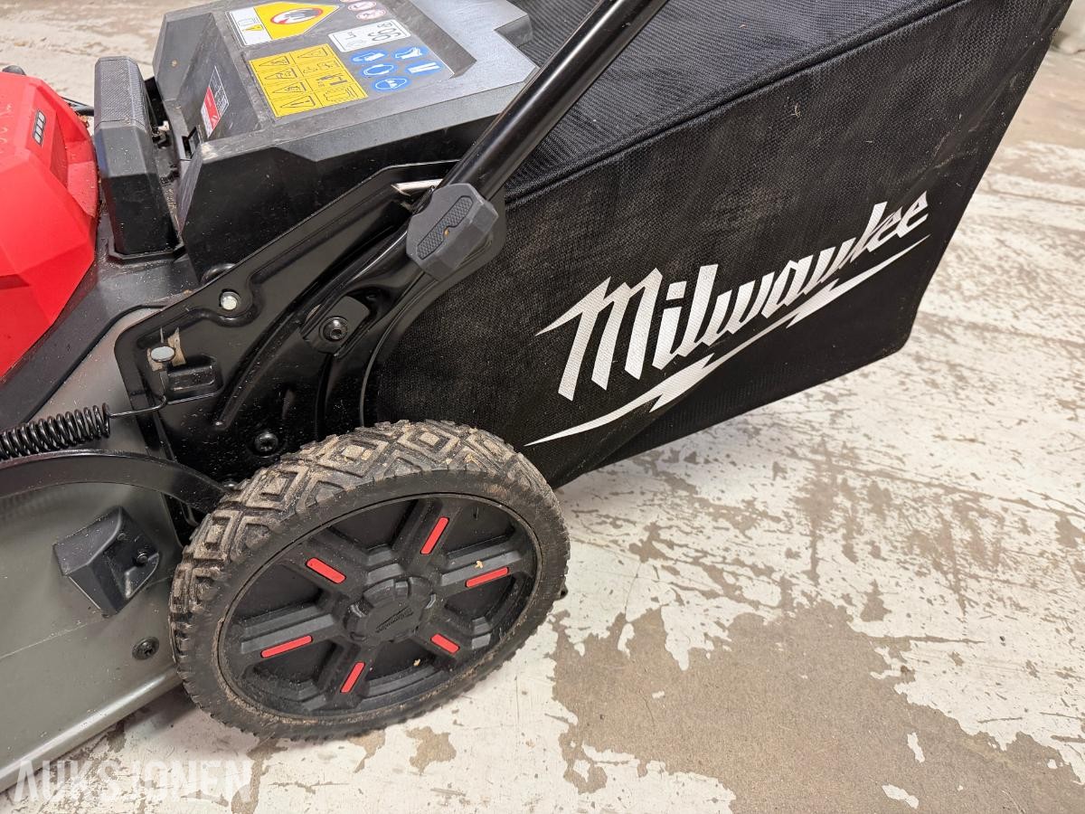 2024 Milwaukee M18 F2LM53 el. gressklipper m/oppsamler