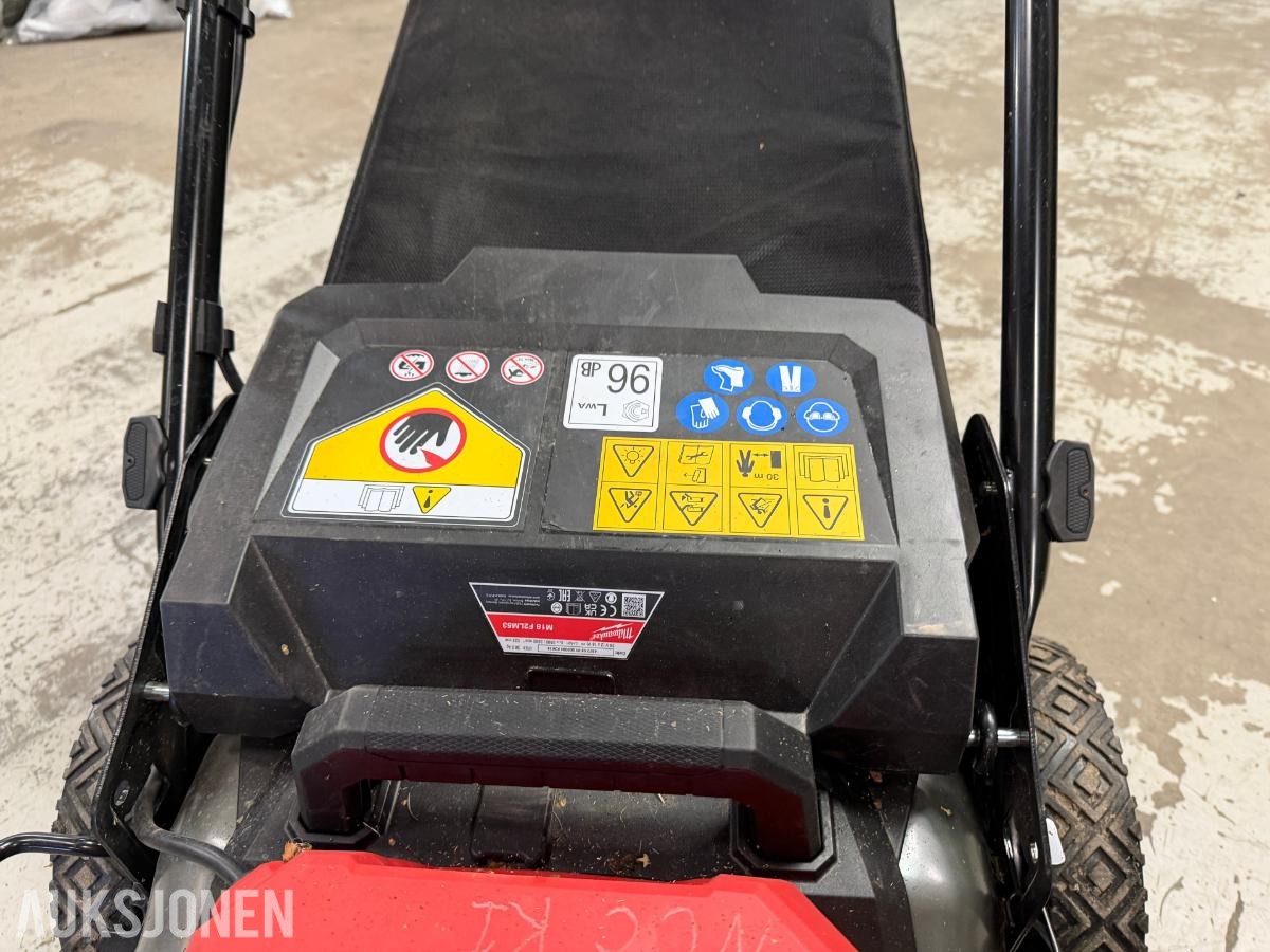 2024 Milwaukee M18 F2LM53 el. gressklipper m/oppsamler