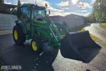 2019 John Deere 4066R traktor med 440 R lesseapparat-feiemaskin-skuffe-snøskjær-