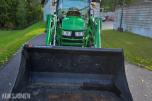 2019 John Deere 4066R traktor med 440 R lesseapparat-feiemaskin-skuffe-snøskjær-