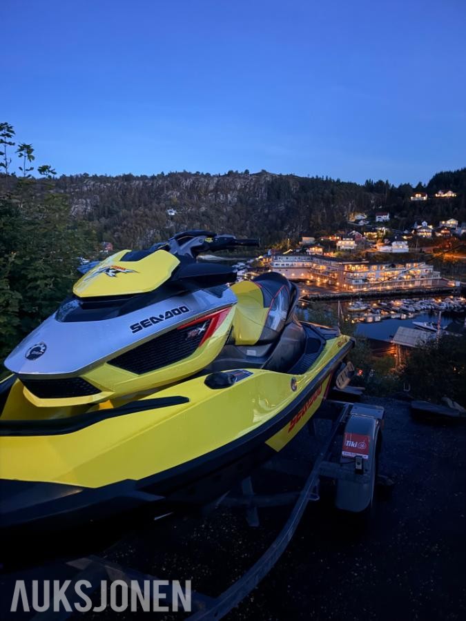 FÅ TIMER - 2015 SeaDoo 260 RXT R