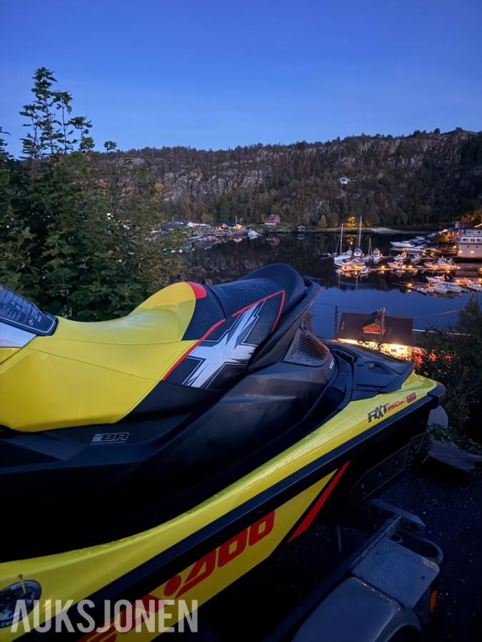 FÅ TIMER - 2015 SeaDoo 260 RXT R