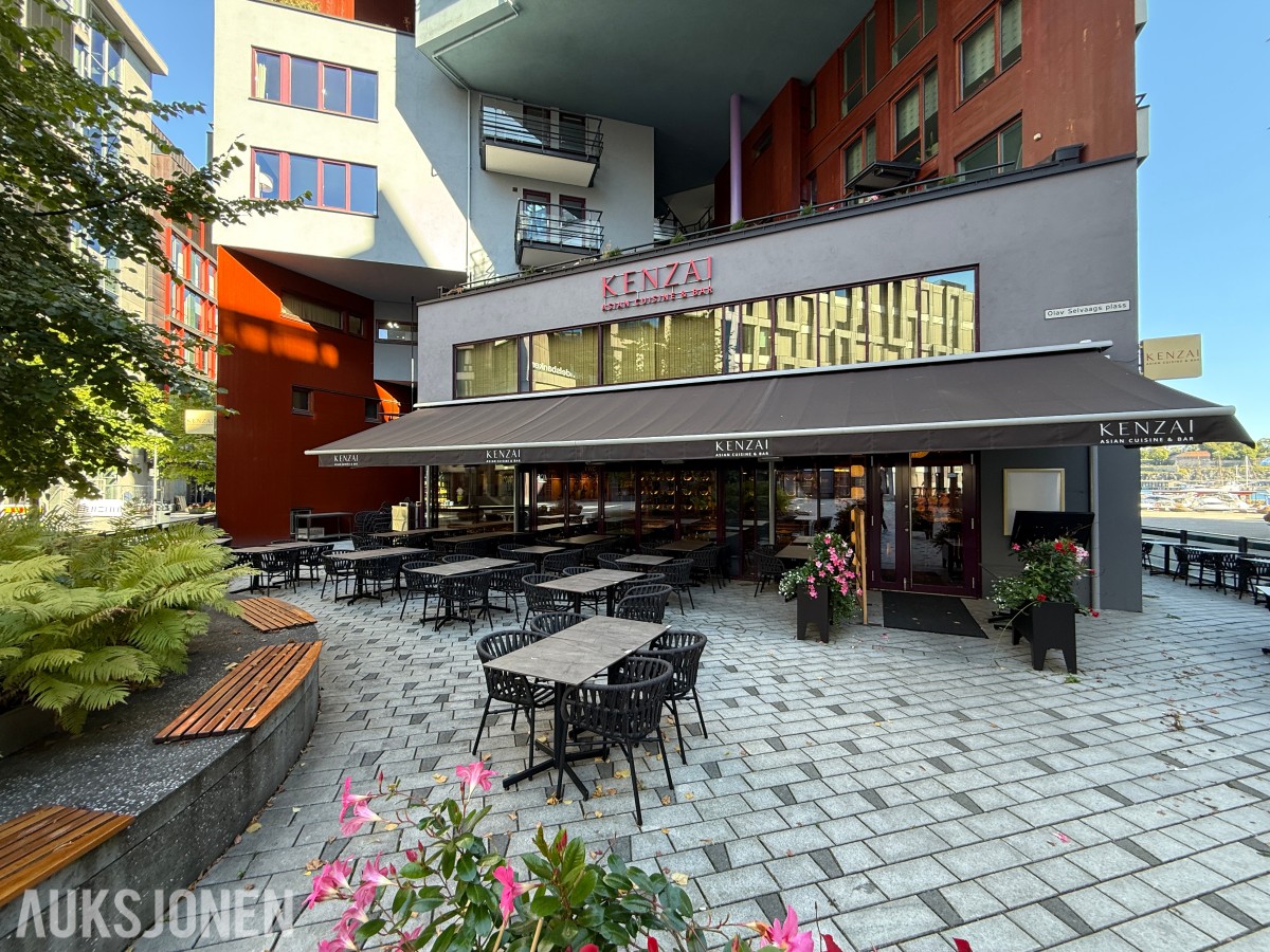 Parti utemøbler / restaurantmøbler – Grattoni IDOL Collection – bord og stoler