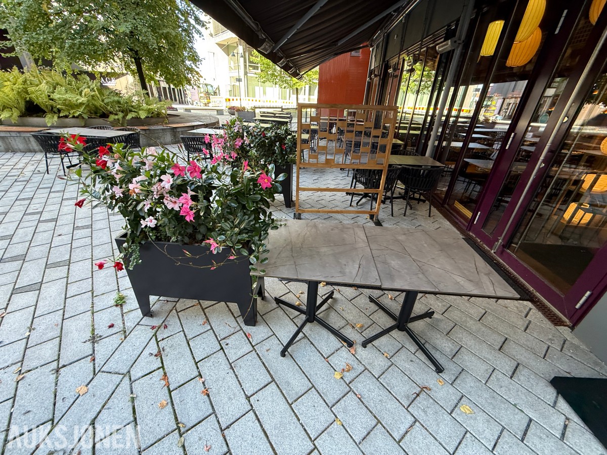 Parti utemøbler / restaurantmøbler – Grattoni IDOL Collection – bord og stoler