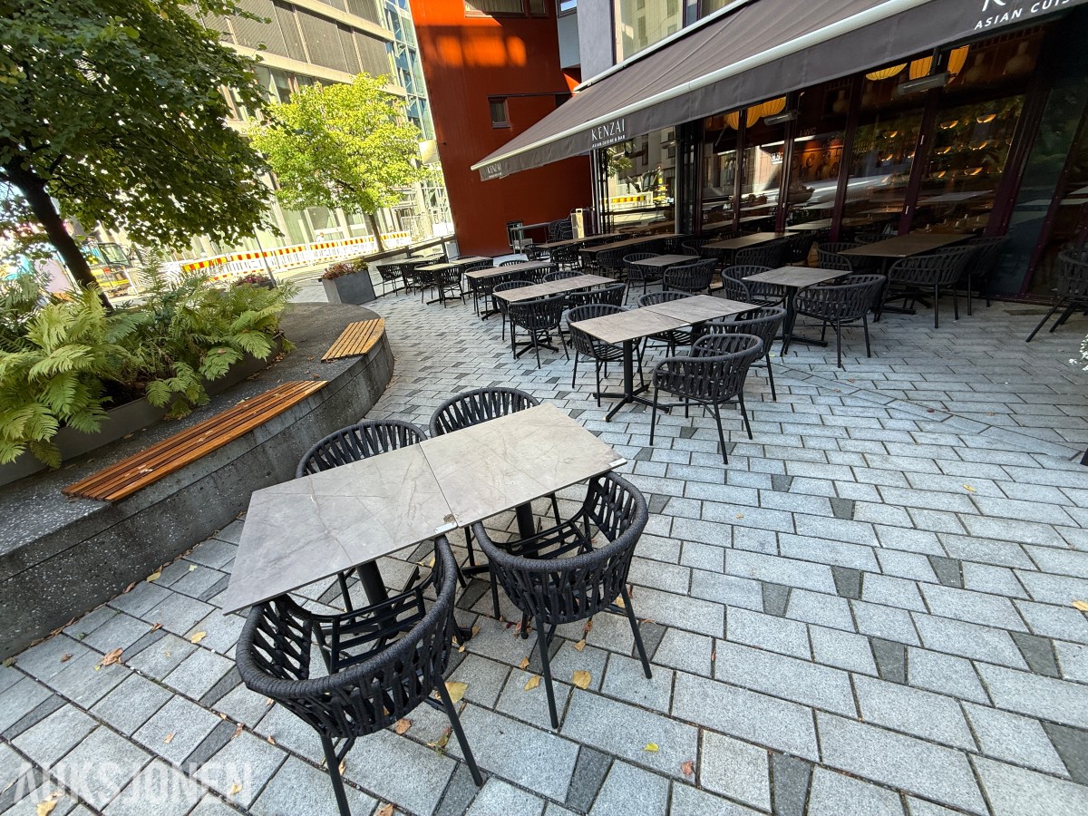 Parti utemøbler / restaurantmøbler – Grattoni IDOL Collection – bord og stoler