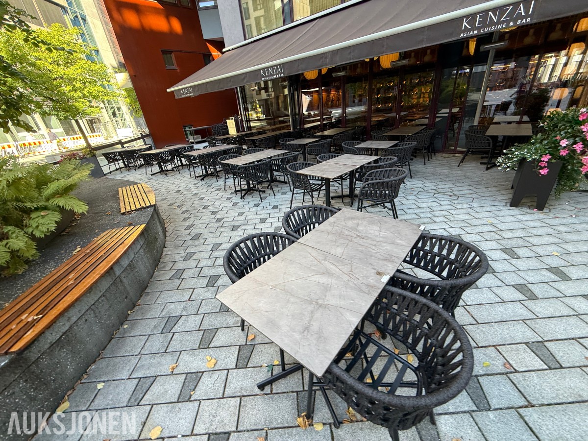 Parti utemøbler / restaurantmøbler – Grattoni IDOL Collection – bord og stoler
