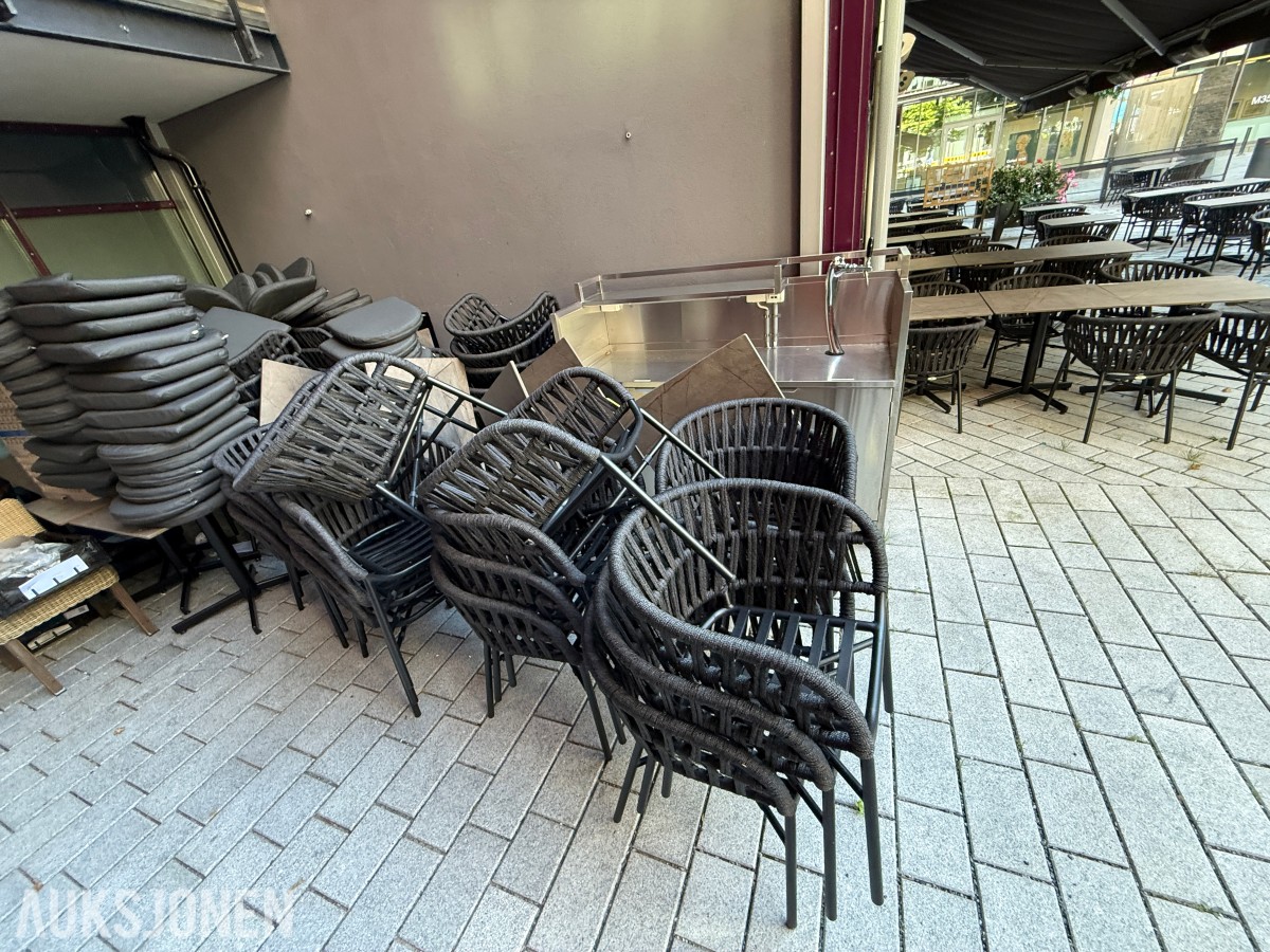 Parti utemøbler / restaurantmøbler – Grattoni IDOL Collection – bord og stoler