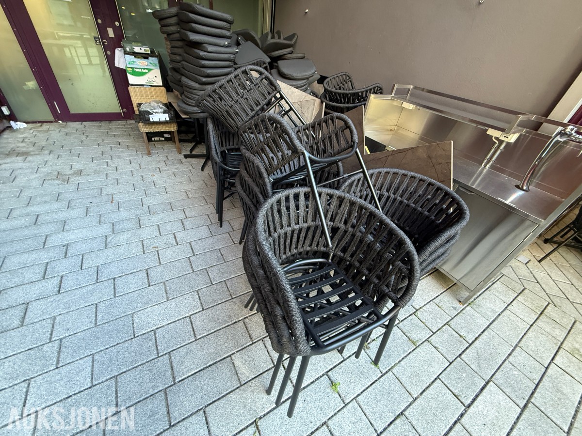Parti utemøbler / restaurantmøbler – Grattoni IDOL Collection – bord og stoler