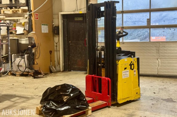 2015 Hyster S1.5S IL Elektrisk stabler -  Godkjent til 11/26 - Timer: 1200