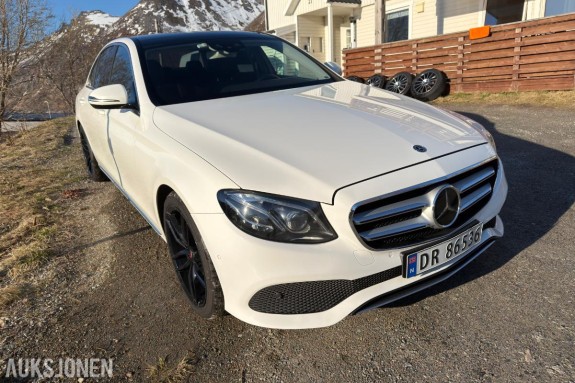 2017 Mercedes-Benz E220d 4MATIC automat adaptiv cruisekontroll HUD HENGEFESTE KEYLESS SKINN SOLTAK S+V DEKK EU OK 01.2028 