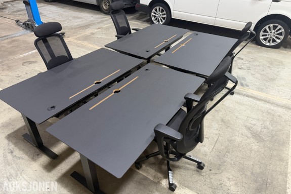 4 stk HÅG SoFi kontorstoler med 4 stk Swedstyle elektriske hev-/senk skrivebord 140 × 80 cm