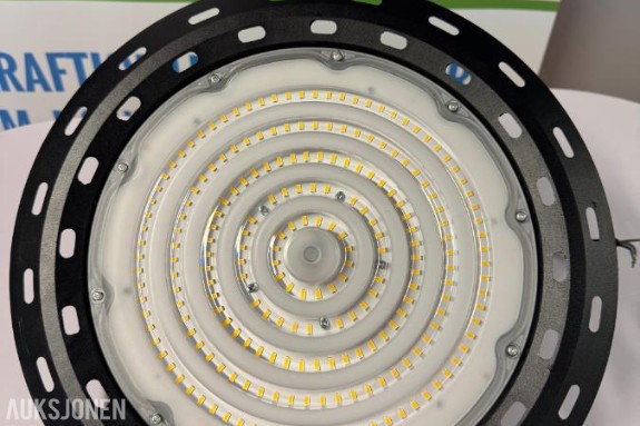 10 stykk UFO High Bay – 300W lampe for industribelysning!Perfekt for store rom med høy takhøyde! Helt nye!! Luxnor