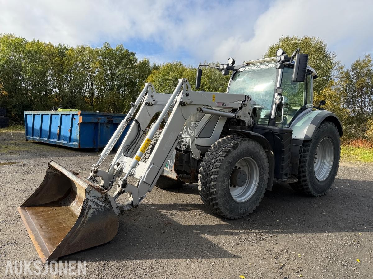 2018 Fendt 724 Vario traktor med laster, 6395 timer