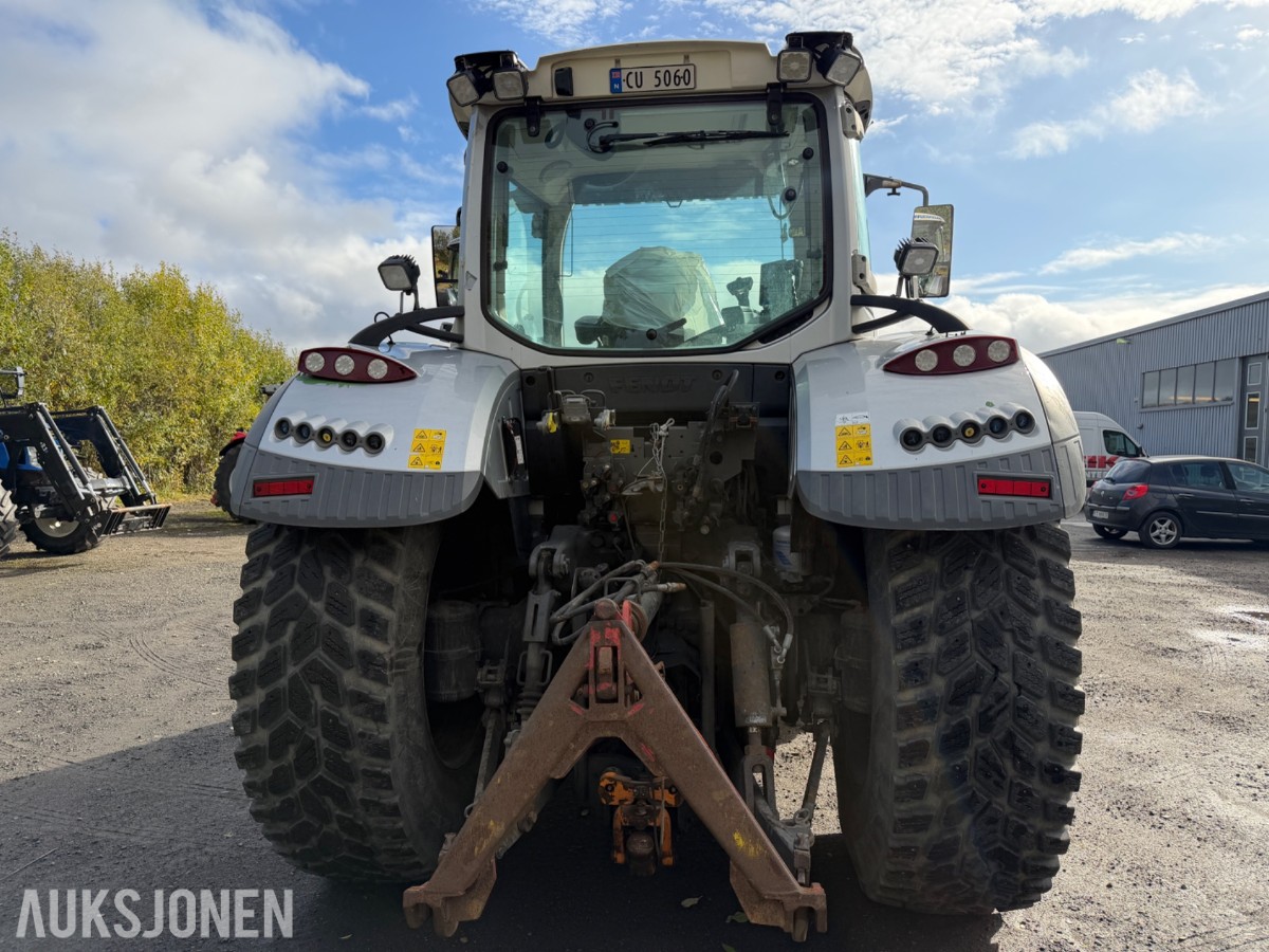 2018 Fendt 724 Vario traktor med laster, 6395 timer