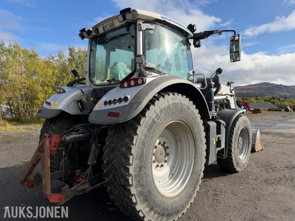 2018 Fendt 724 Vario traktor med laster, 6395 timer