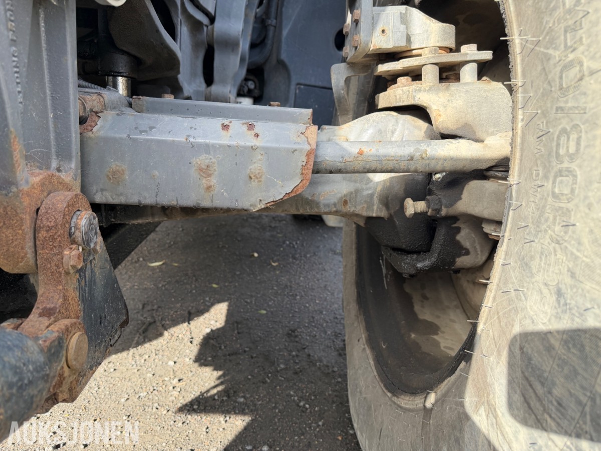 2018 Fendt 724 Vario traktor med laster, 6395 timer