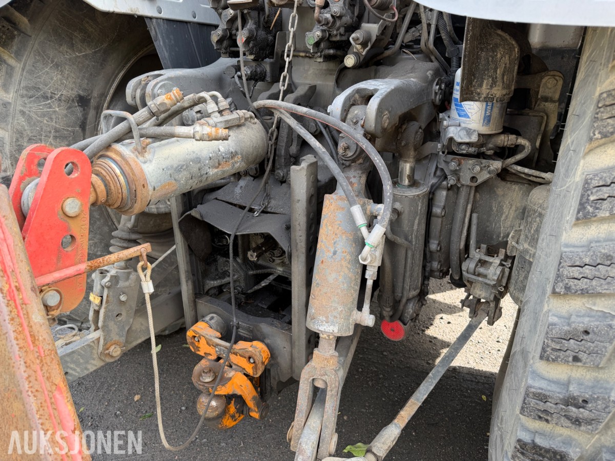 2018 Fendt 724 Vario traktor med laster, 6395 timer