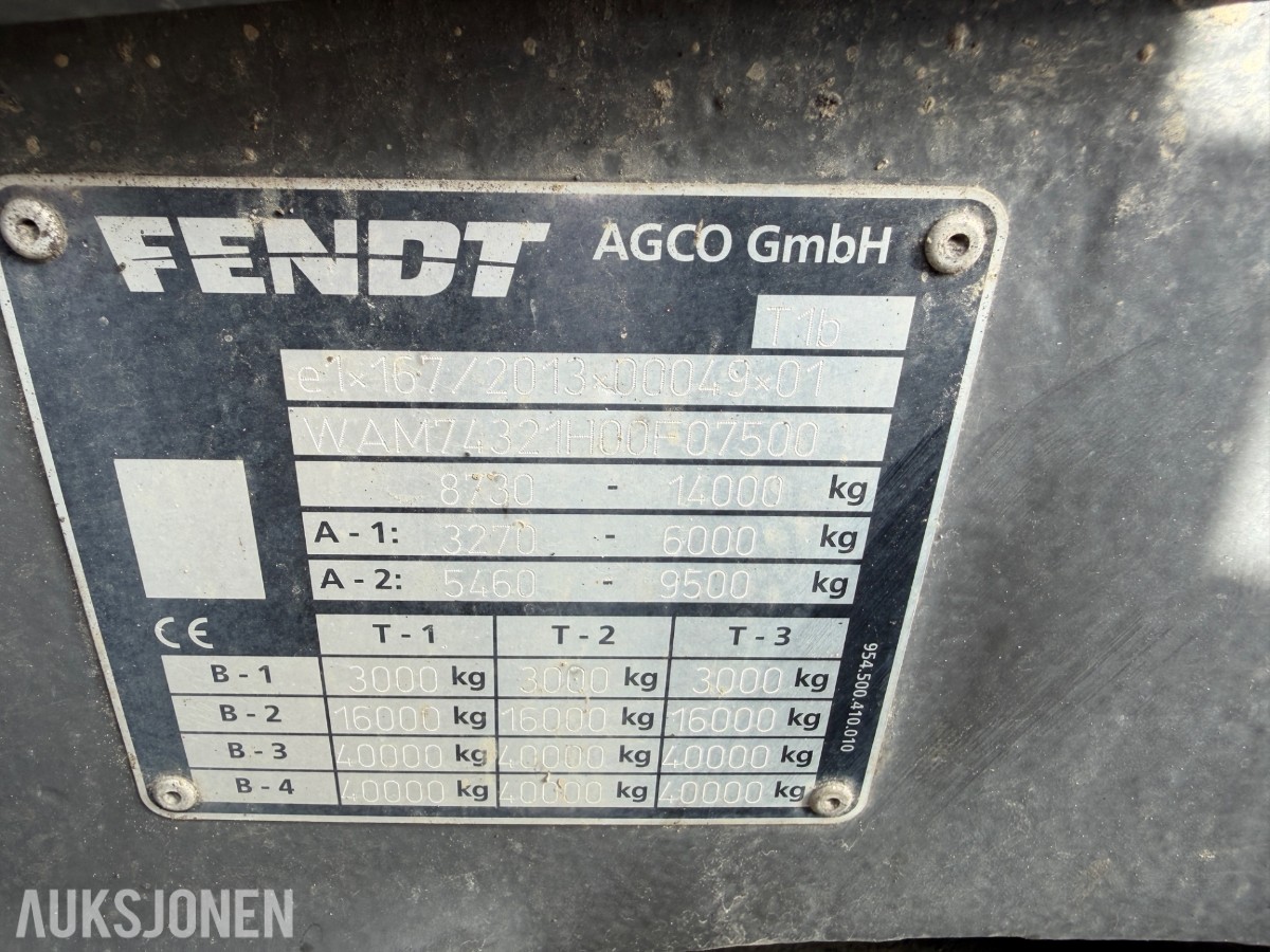 2018 Fendt 724 Vario traktor med laster, 6395 timer