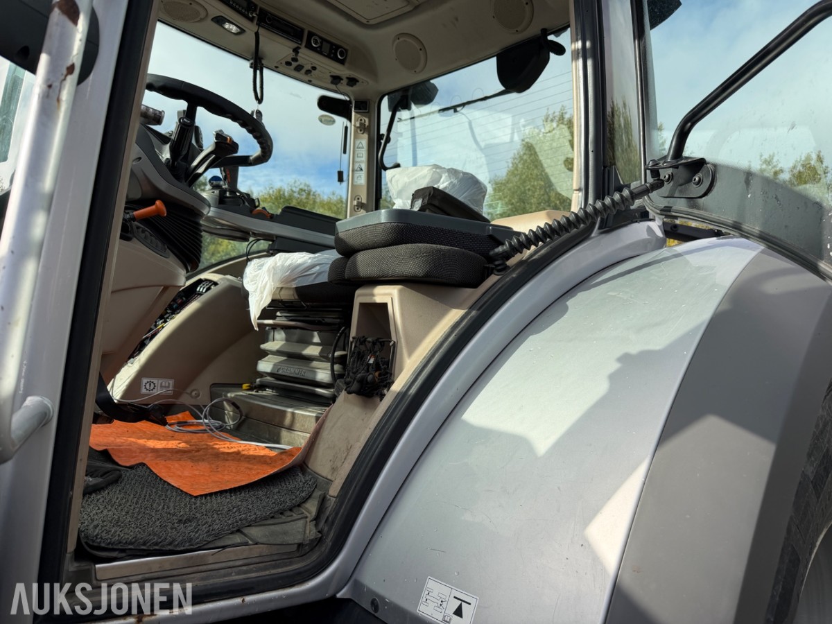 2018 Fendt 724 Vario traktor med laster, 6395 timer