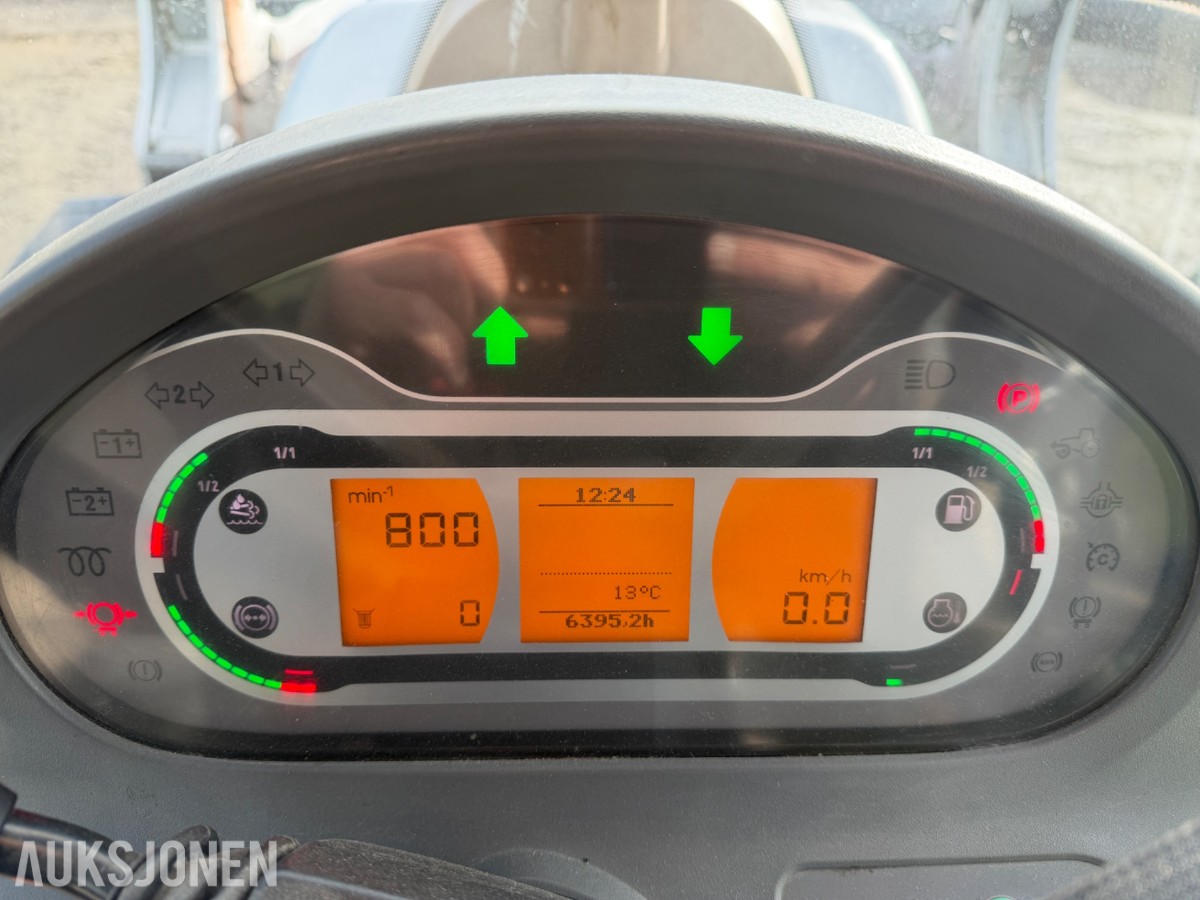 2018 Fendt 724 Vario traktor med laster, 6395 timer