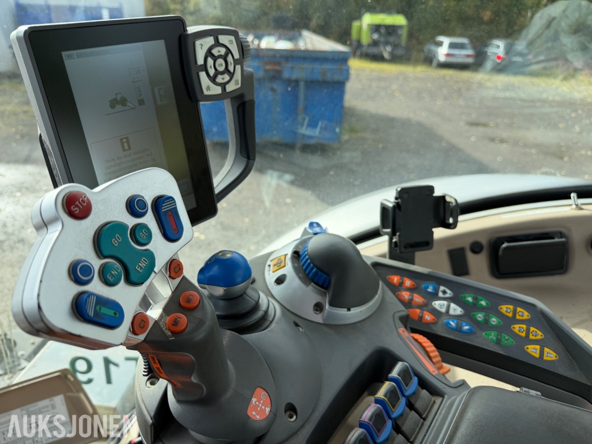 2018 Fendt 724 Vario traktor med laster, 6395 timer