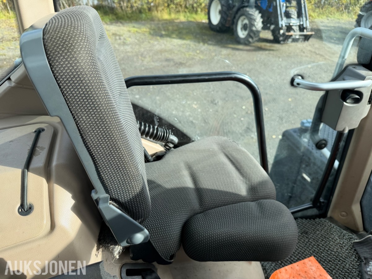 2018 Fendt 724 Vario traktor med laster, 6395 timer