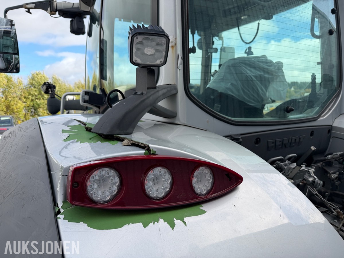 2018 Fendt 724 Vario traktor med laster, 6395 timer