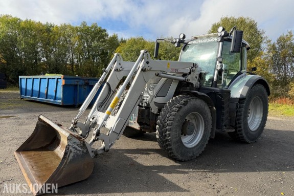 2018 Fendt 724 Vario traktor med laster, 6395 timer