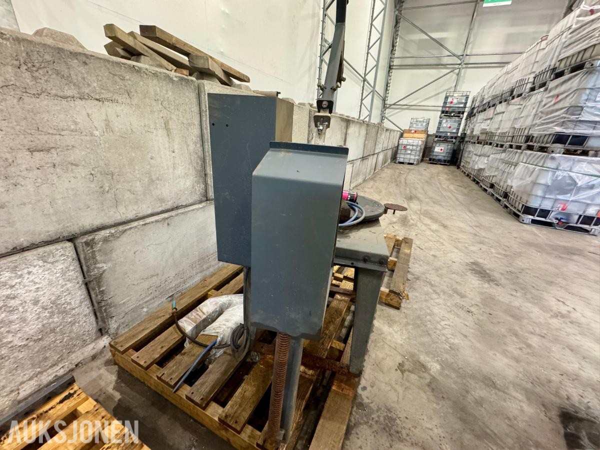 2018 AHCON BBRT900 dekkmaskin - bead breaker 