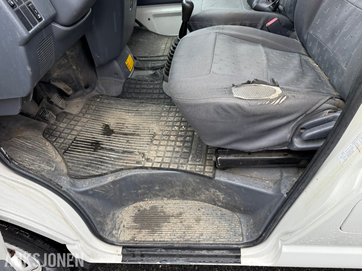 2006 Toyota HIACE 2.5-117 D 4WD - 90000 km - REP OBJEKT