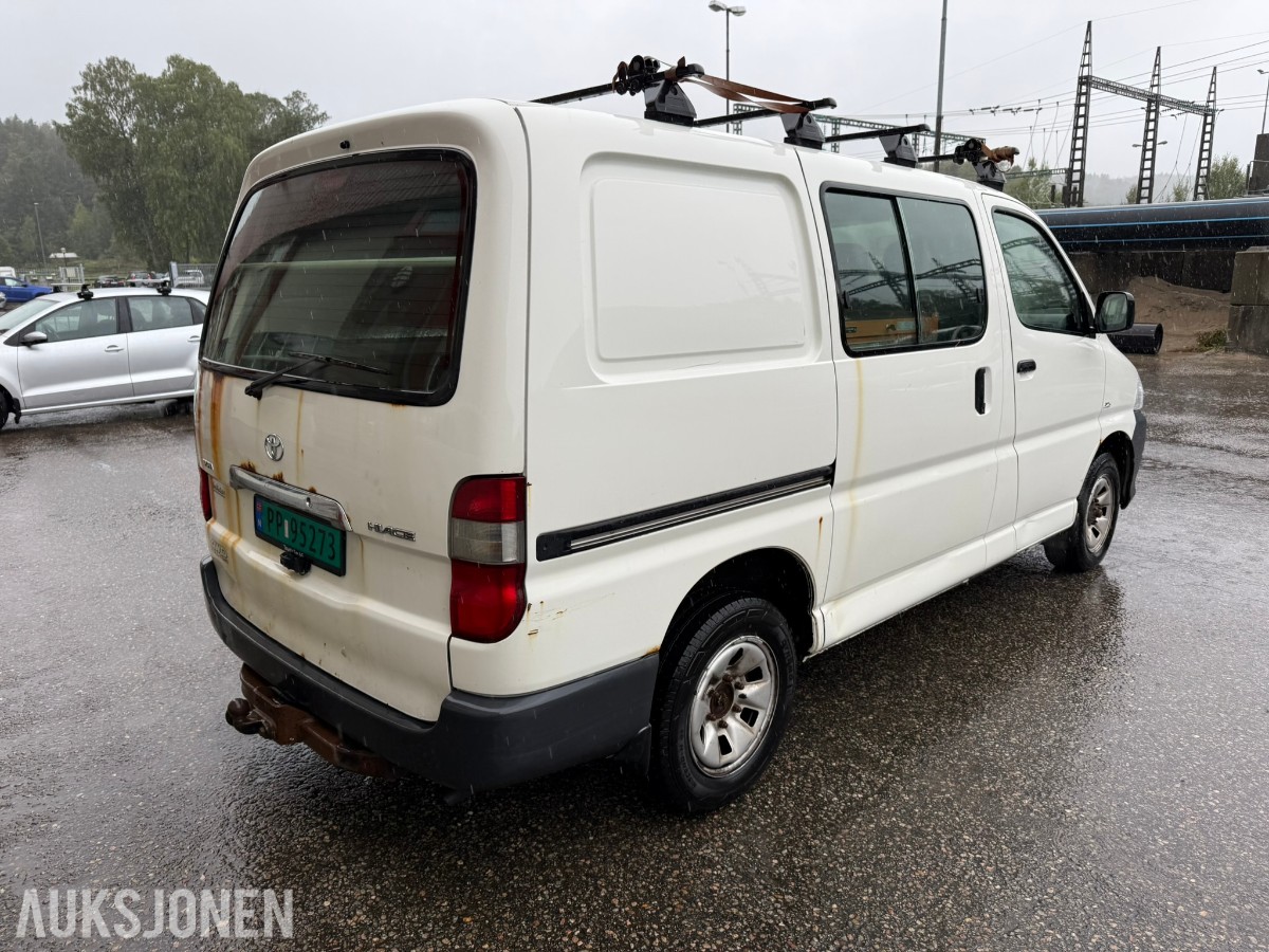 2011 Toyota HIACE 2.5-117 D 4WD - 90992 KM