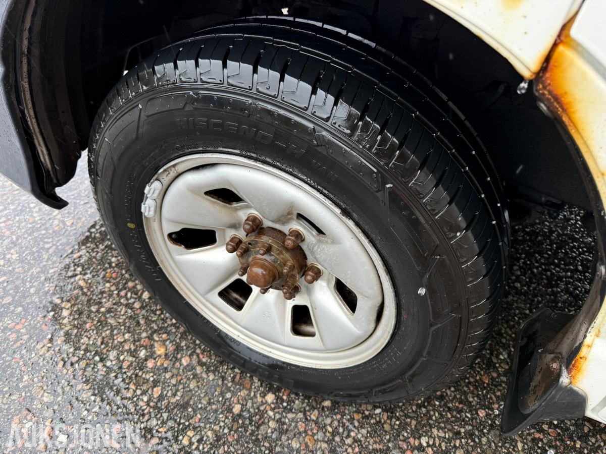 2011 Toyota HIACE 2.5-117 D 4WD - 90992 KM